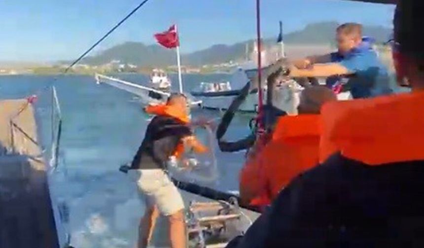 İzmir'de su alan teknedeki 6 yolcu kurtarıldı