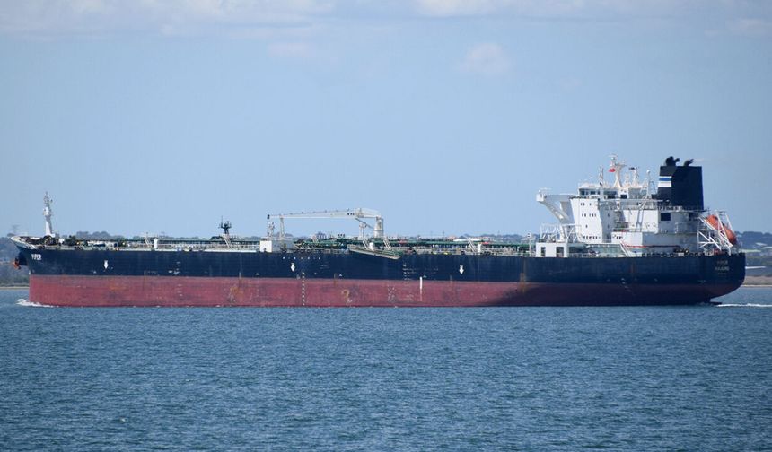 Fransa, Rus petrol tankerine Atlantik'te müdahale etti