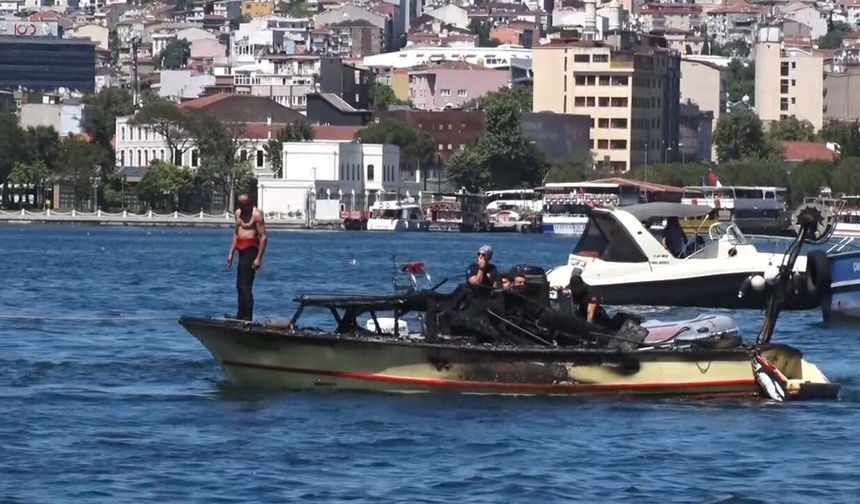 Balat sahilinde tekne alev alev yandı