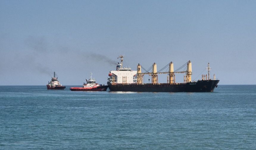 Tekirdağ açıklarında 4 gün önce karaya oturan çeltik yüklü gemi kurtarıldı