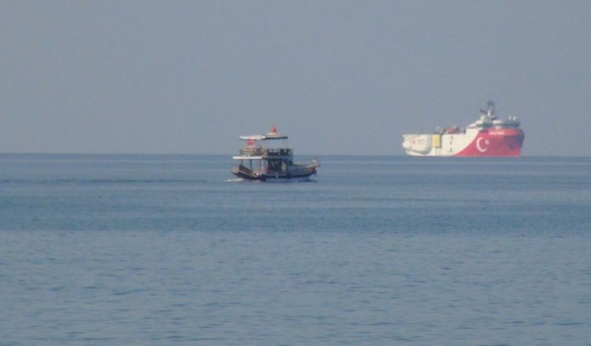 Oruç Reis Sismik Araştırma Gemisi Mersin Taşucu açıklarına demirledi