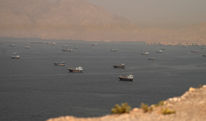 Hürmüz Boğazı’nda tanker trafiği arttı