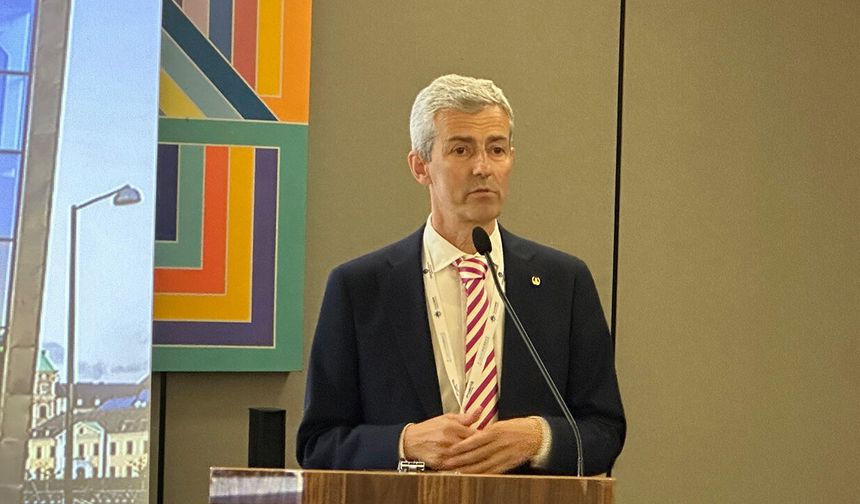 Prof. Dr. Aykut Ölçer: Denizcilikte karbonsuzlaşma uzun bir yolculuk, çözüm hibrit teknolojilerde