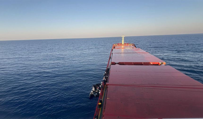 M/V SAFI LION, Doğu Akdeniz’de 39 Düzensiz Göçmeni Kurtardı