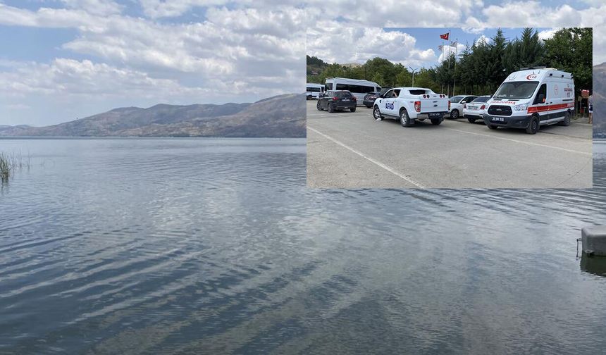 Hazar Gölü’nde gezi teknesi battı: 7 kişi kurtarıldı