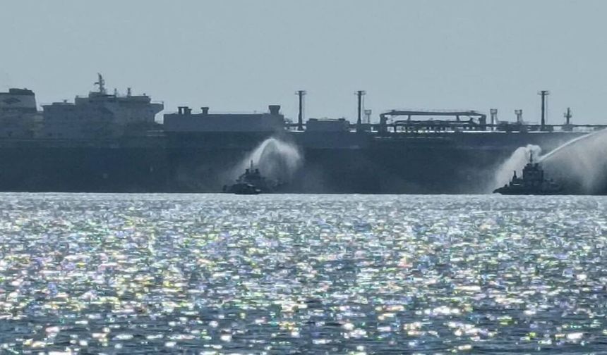 Mısır'da iki LNG gemisi İHA saldırısıyla alev aldı