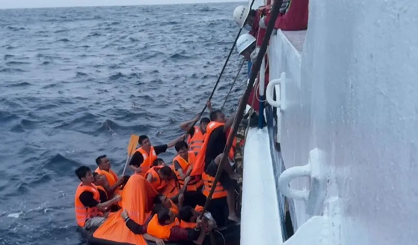 Güney Çin denizi'nde kargo gemisi battı: 23 denizci kayıp