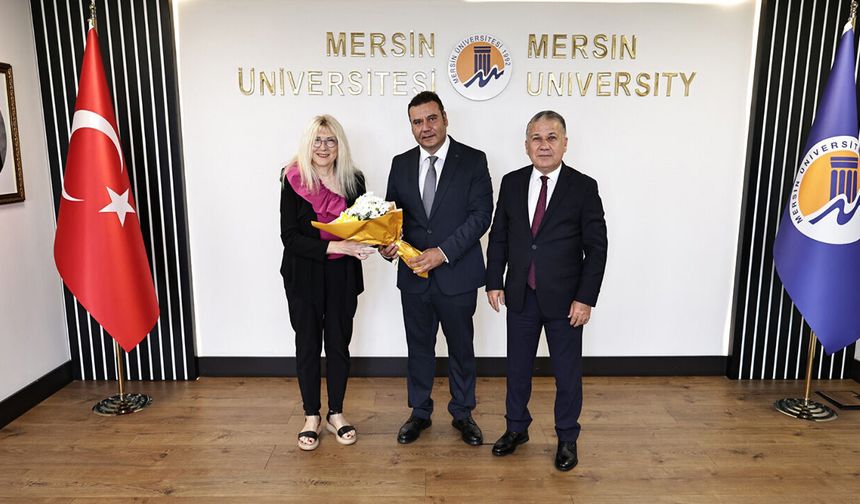 Prof. Dr. Ünal Özdemir, Mersin Üniversitesi Denizcilik Fakültesi dekanlığı görevini devraldı