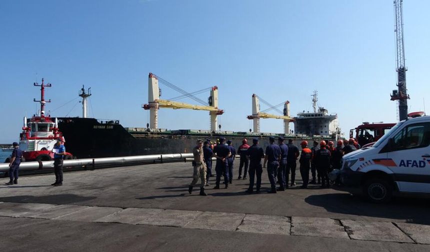 Dron saldırısına uğrayan 'Reyhan Sarı' Trabzon Limanı'nda