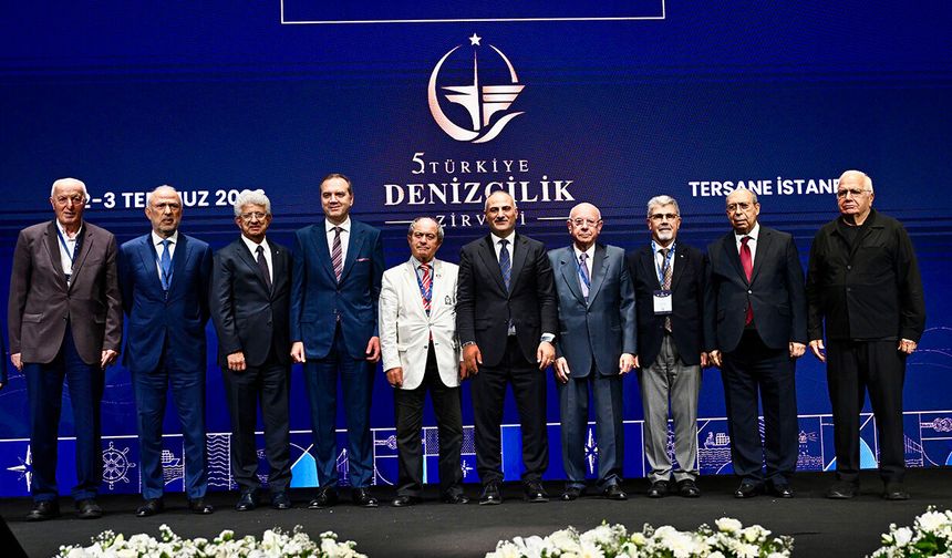 Türk denizciliğinin çınarları aynı sahnedeydi