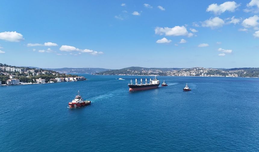 İstanbul Boğazı "M/V New Victory" gemisinin geçişi nedeniyle çift yönlü trafiğe kapatıldı