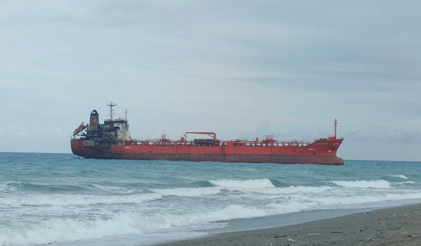 Karadeniz'de dron saldırısına uğrayan gemi Samsun'da karaya oturdu