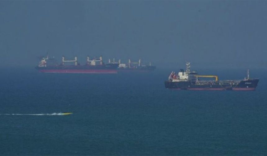 BAE: İran, Hürmüz Boğazı'nda 2 ADNOC tankerine saldırdı