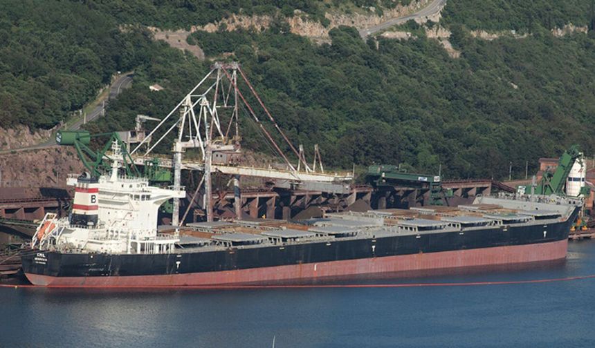 Rus İHA’ları Alman gemisini vurdu, mürettebat tahliye edildi