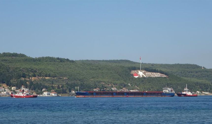 Çanakkale Boğazı'ndan geçen gemi arızalandı