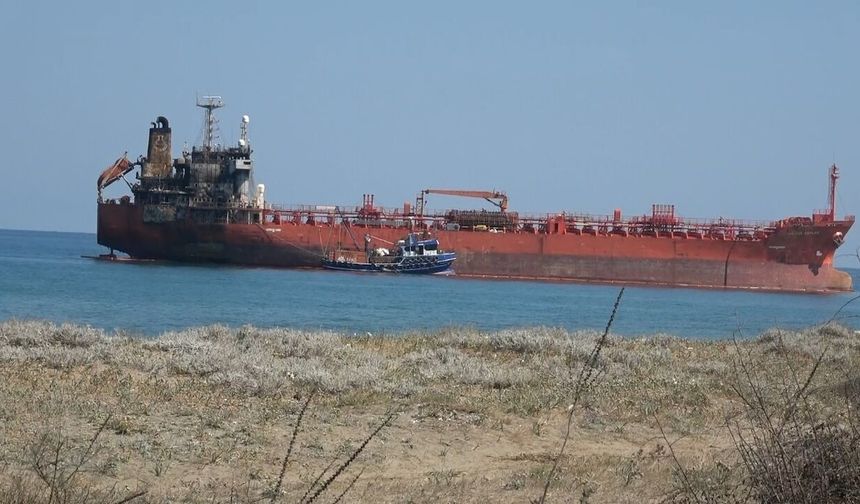 Alaçam'da karaya oturan gemi için kurtarma çalışması başlatıldı