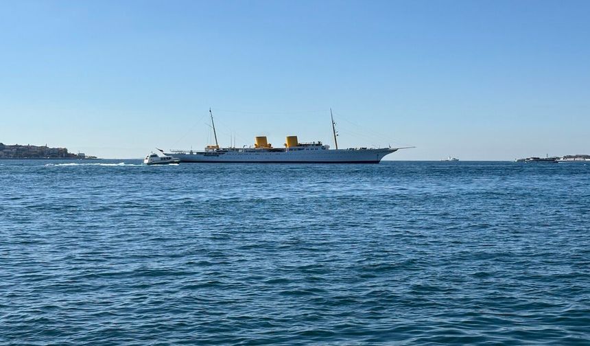 TCG Savarona eğitim gemisi İstanbul'da