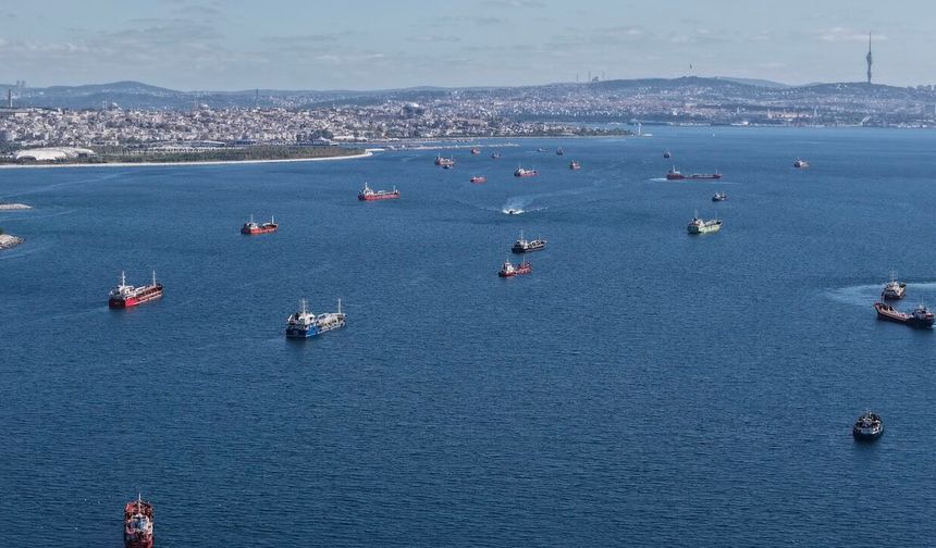 Karadeniz’de saldırı riski: Gemiler İstanbul’da bekliyor