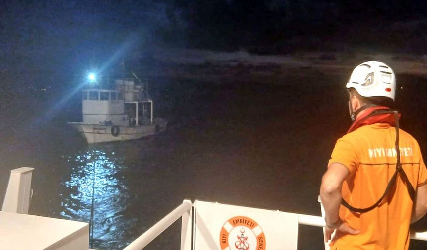 Avşa açıklarında sürüklenen tekne kurtarıldı