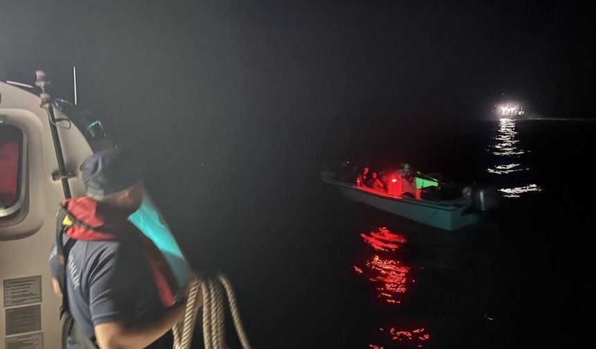 Aydın’da 14 düzensiz göçmen, 1 göçmen kaçakçısı yakalandı