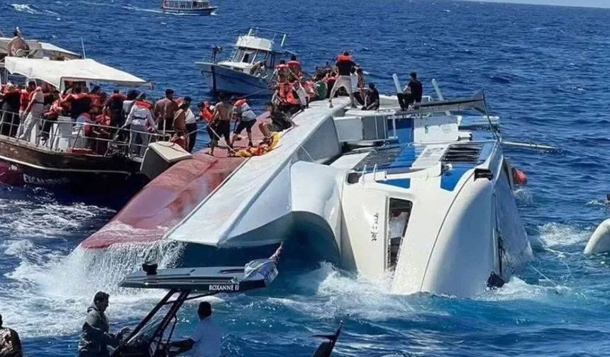 Gemi faciasında kaybolan 20 kişi aranıyor