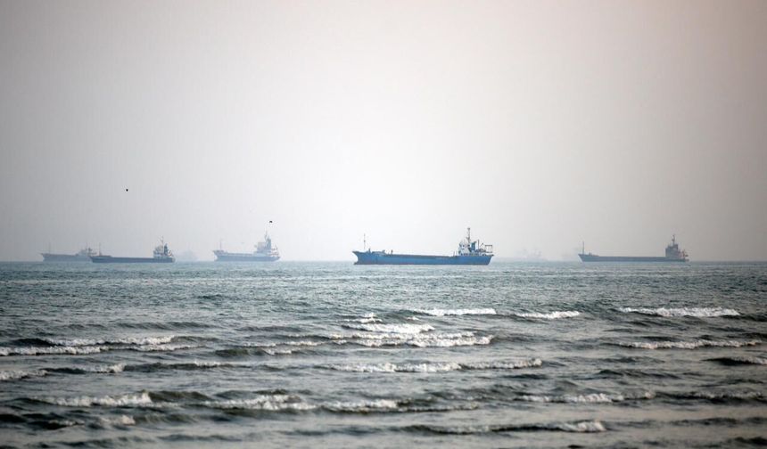 FT: ABD, Hürmüz’de tankerlere hava savunma desteğini sınırlandırdı