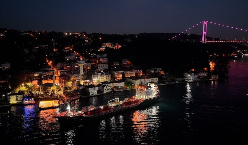 İstanbul Boğazı’nda tanker tehlikesi: Çift yönlü trafik durdu