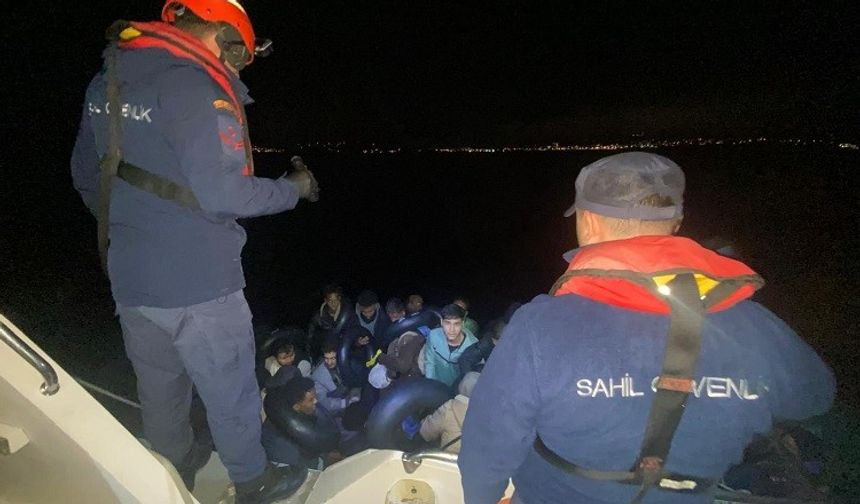 İzmir açıklarında 76 düzensiz göçmen yakalandı