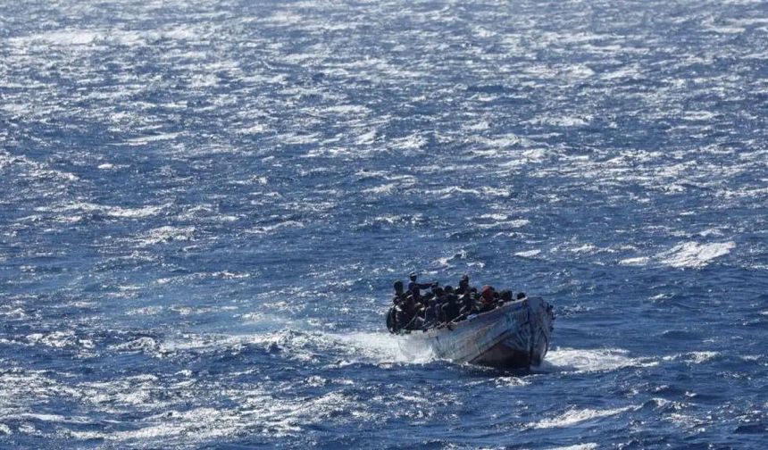 Hindistan’da tekne battı: 13 ölü