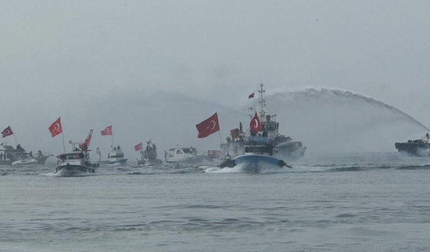 Limanda Cumhuriyet Bayramı'na özel deniz gösterisi