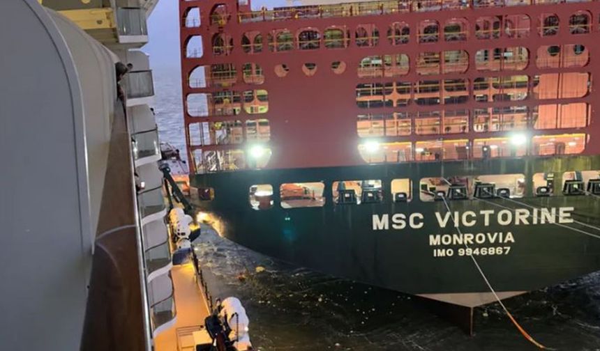 Almanya’da 2 bin 428 yolcusu bulunan gemi, yük gemisine çarptı