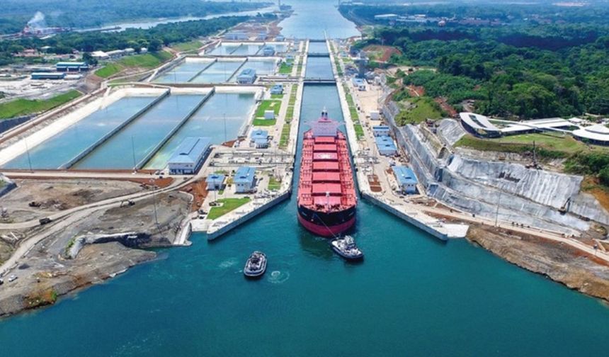 Panama Kanalı’nda gemi geçişleri yüzde 4 arttı