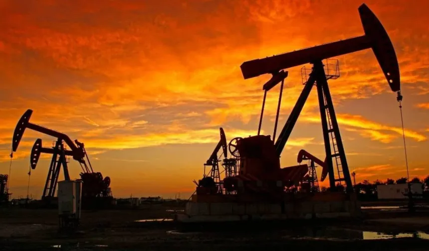 Petrol, Çin’in yakıt ihracatını kısıtlamasıyla yükseldi